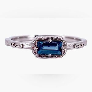 Stunning Art Deco Silver London Blue Topaz Ring size 8